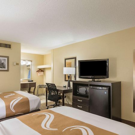 Quality Inn University Lansing Exteriör bild