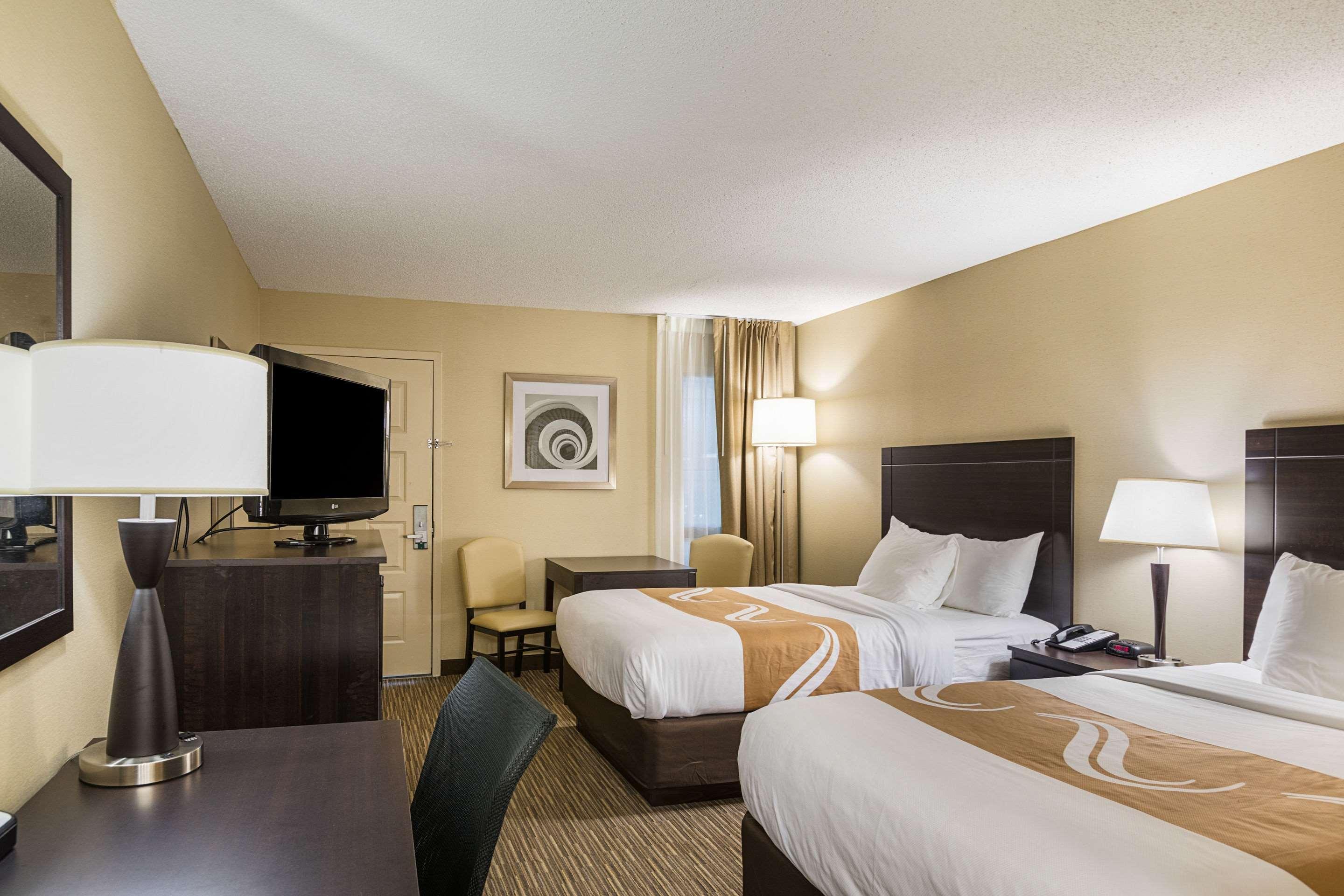Quality Inn University Lansing Exteriör bild